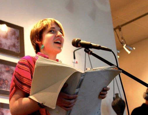 Kate Laster performs at a previous Woosh Kinaadeiyí poetry slam.