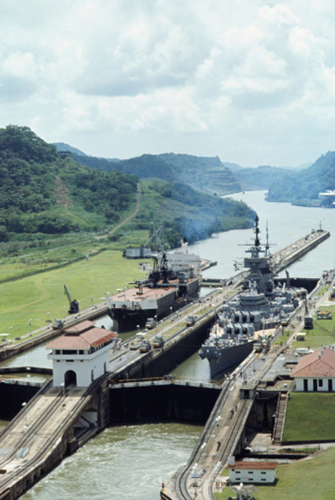 Warship and tanker in lock at Panama Canal. (Thinkstock Photo)