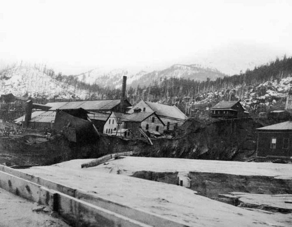 Treadwell Mine on April 22, 1917. The cave-in happened April 21 and 22. Harry F. Snyder Photograph Collection: Treadwell, Alaska, 1916-1918. Photo by Harry F. Snyder. ASL-PCA-38.