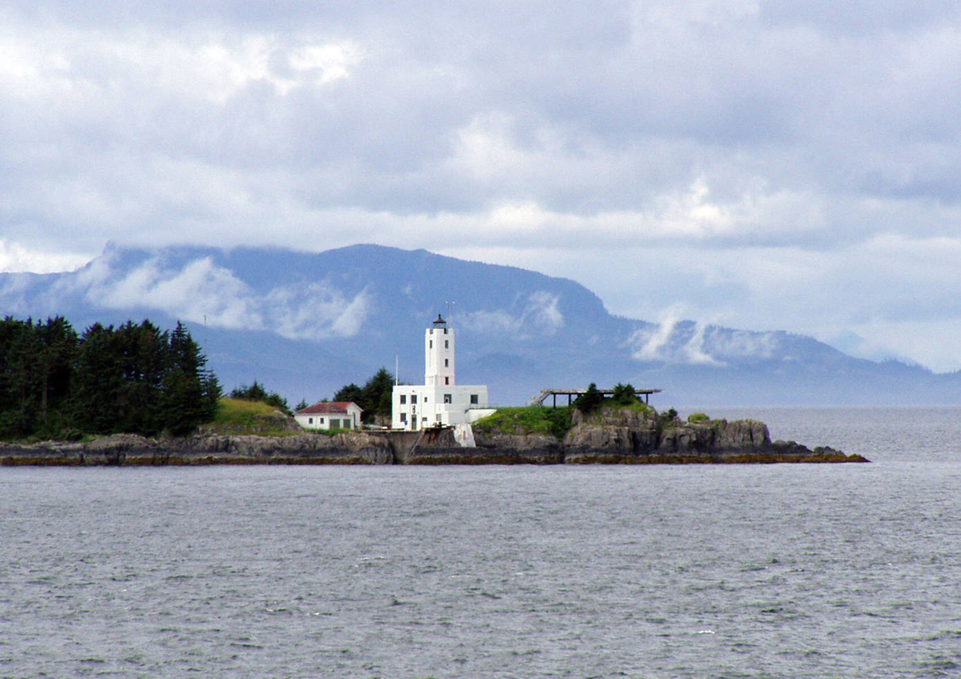 The Five Finger lighthouse is seen in 2003. (Photo by Gillfoto | Wikimedia Commons)