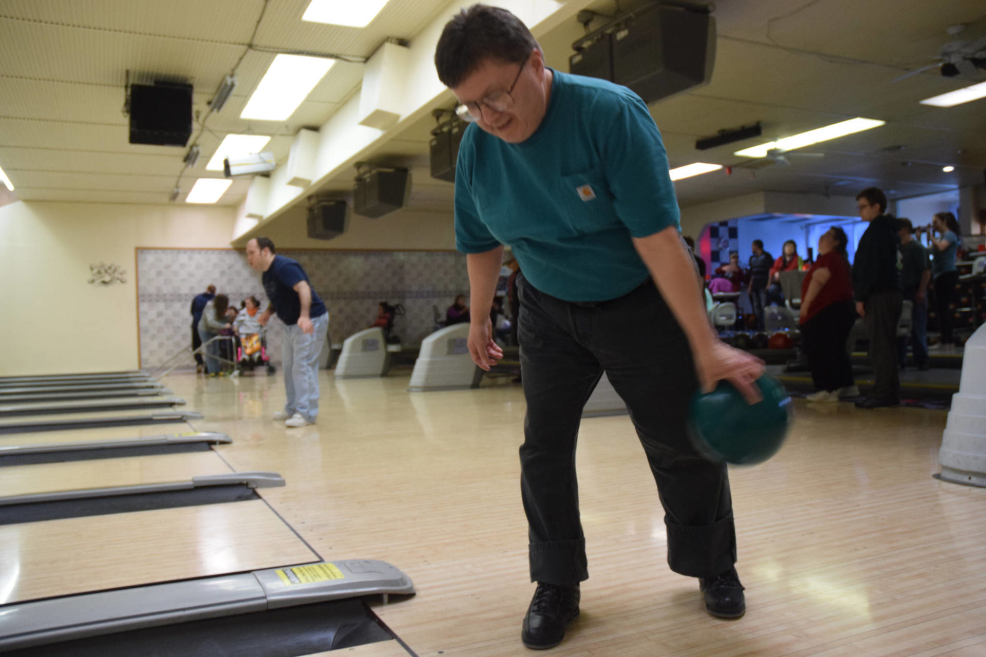 At bowling alley, Special Olympians and league players unite Juneau