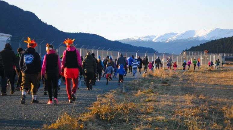 Turkey Trot participants depart from the Airport Trailhead during last year’s event. (Photo courtesy of Tyra Smith-Mackinnon)