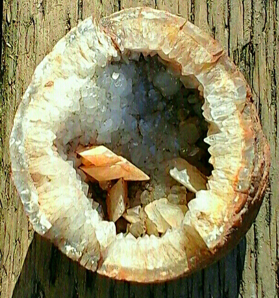 The inner crystalline world of a geode. Image courtesy of Tara Neilson. The inner crystalline world of a geode. Image courtesy of Tara Neilson.