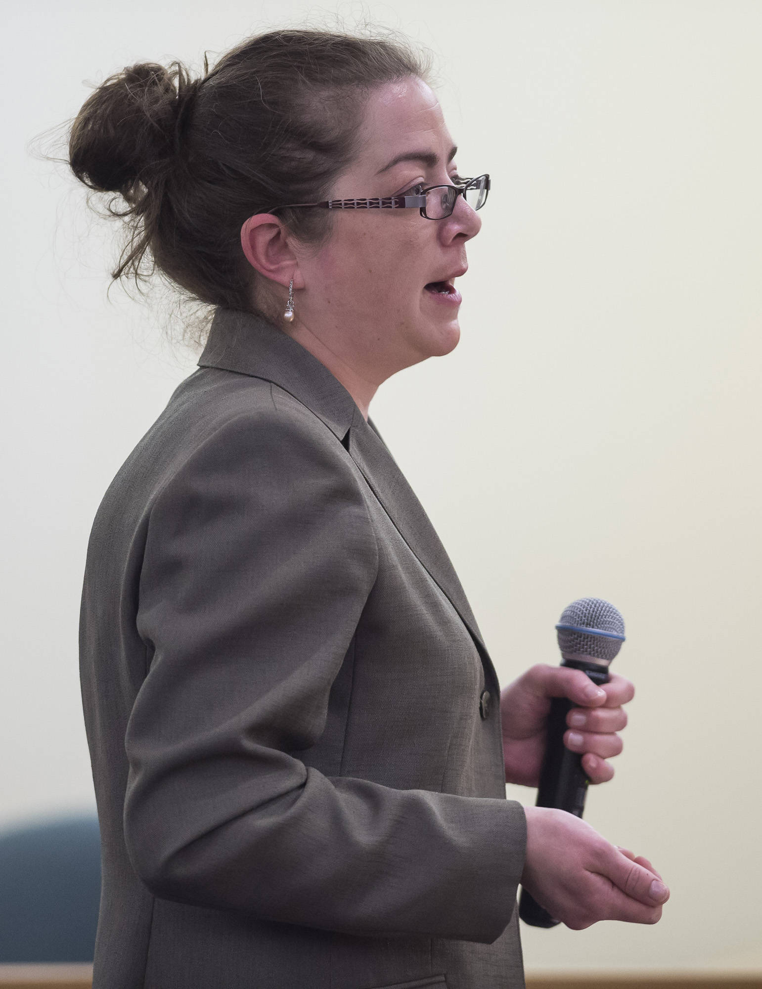Assistant Public Defender Deborah Macaulay gives her opening statement in the trial of Mark De Simone in Juneau Superior Court on Friday, April 27, 2018. De Simone is accused of killing Juneau jeweler Duilio Antonio “Tony” Rosales in 2016. (Michael Penn | Juneau Empire)
