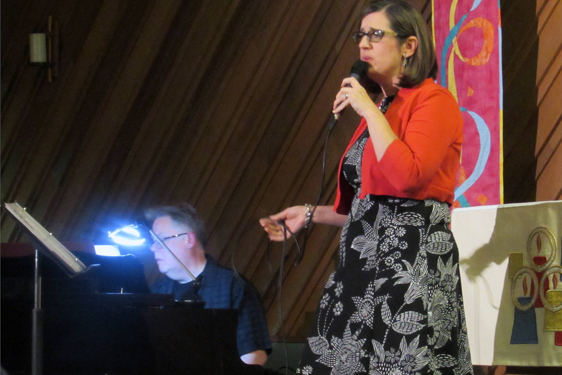 Heather Mitchell sings while accompanied by Tom Locher on piano at a Nov. 3 Gold Street Music Concert.. Locher and Mitchell will also perform during upcoming Juneau Cabaret concerts. (Ben Hohenstatt | Capital City Weekly)