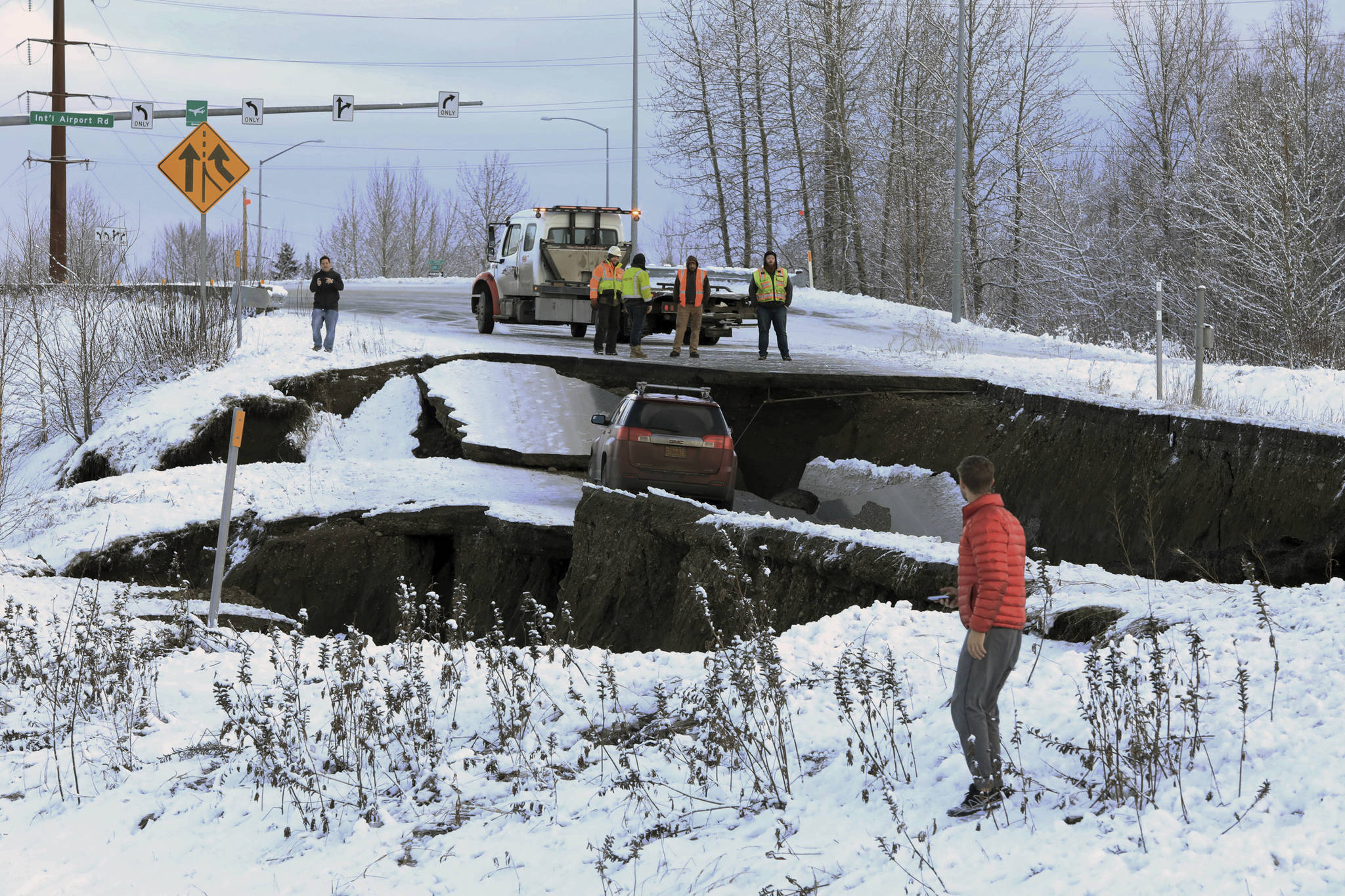 Hundreds of aftershocks shake Alaskans following big quake