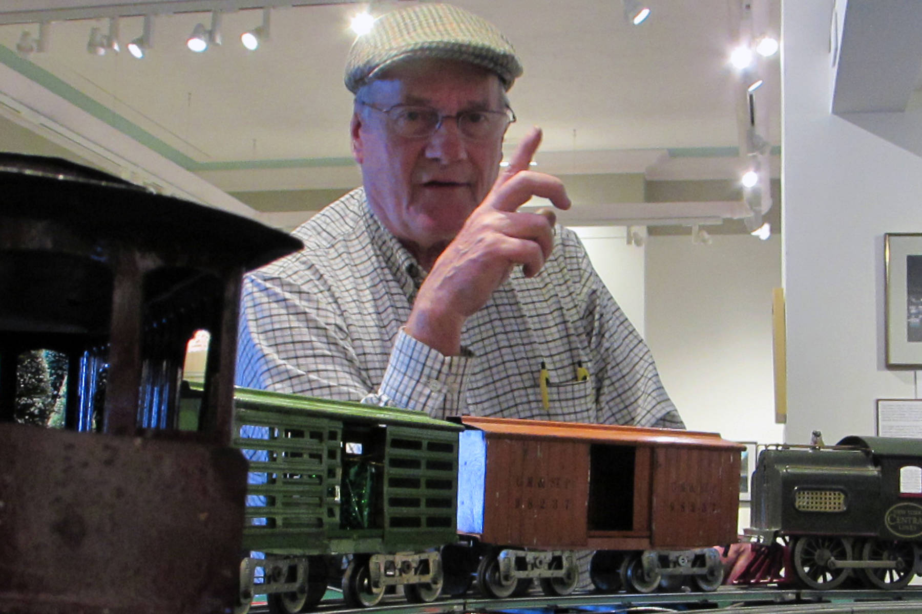 Mike Orford got his first model train at age 4 in 1952, but the trains he brought to Juneau-Douglas City Museum Saturday, Dec. 22, 2018, pre-dated that model. Many of the Lionel trains Orford rain were from 1919 or earlier. (Ben Hohenstatt | Capital City Weekly)