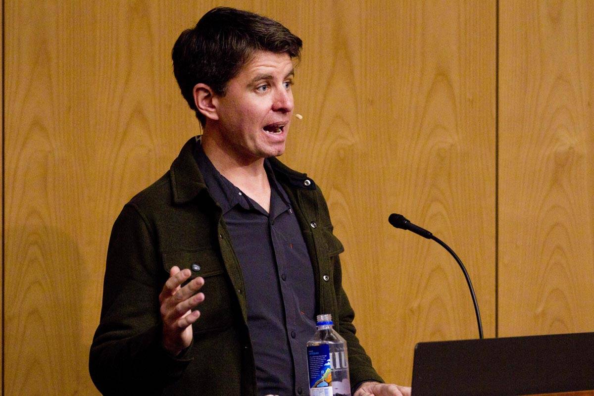 Randall Munroe, author and illustrator of pop science webcomic XKCD, speaks at the Alaska State Museum on Saturday, Nov. 23, 2019, as he promotes his new book. (Michael S. Lockett | Juneau Empire)