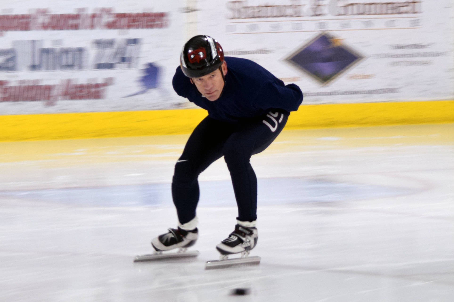 Michael Keye-Schuler leads a speed skating clinic at Treadwell Arena on Nov. 30, 2019. Keye-Schuler co-hosted Juneau’s first-ever short-track speed skating class with former competitive speed skater Andrew Dyke of Michigan on Nov. 24, 30 and Dec. 1. (Nolin Ainsworth | Juneau Empire)