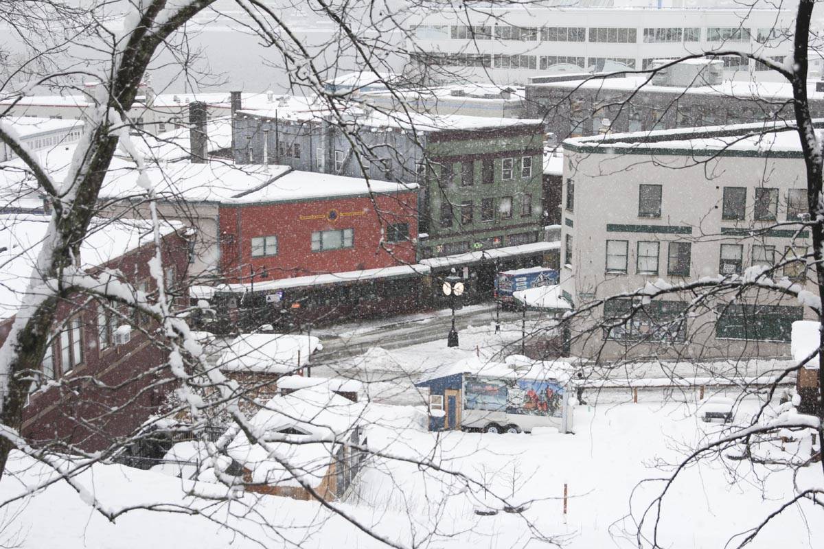 Schools and bus routes are cancelled in Juneau following heavy snow, Feb. 4, 2020. (Michael S. Lockett | Juneau Empire)