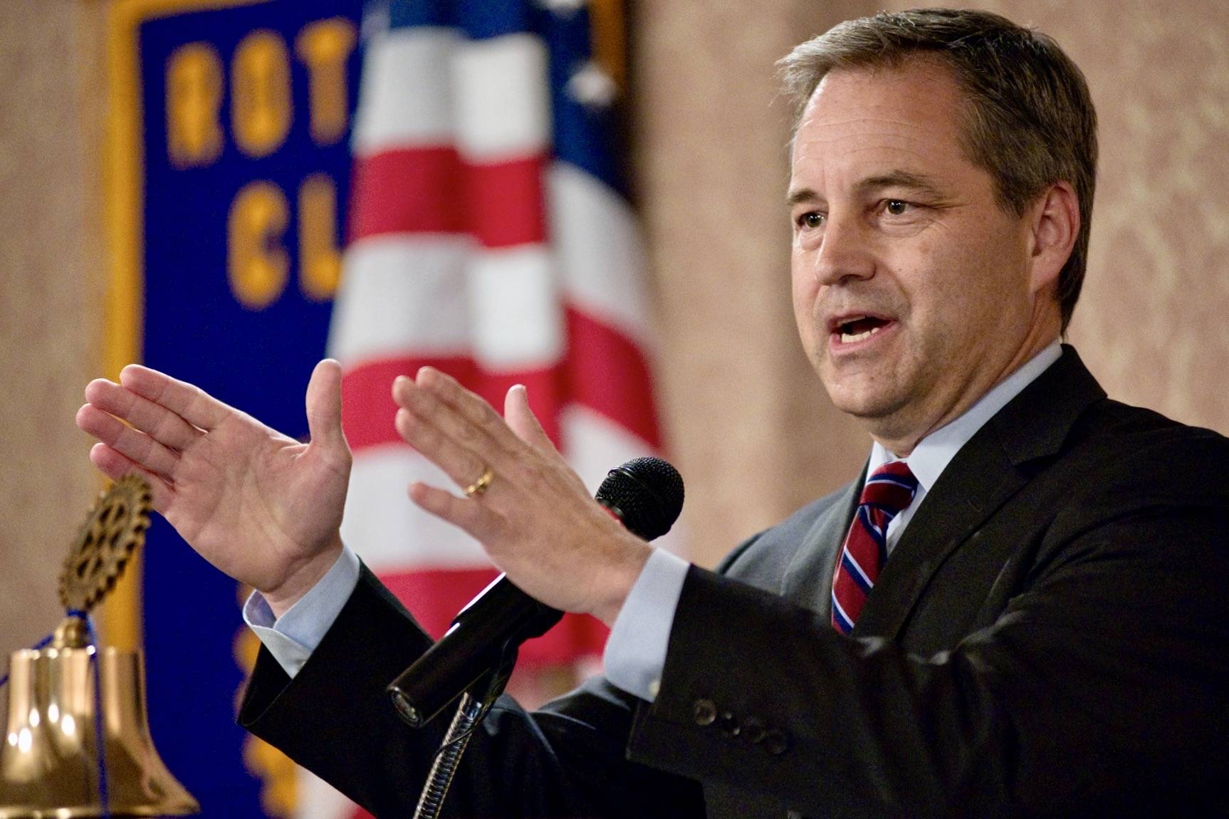 Gov. Sean Parnell speaks to the Downtown Rotary Club during their luncheon at the Baranof Hotel in 2011. (Michael Penn | Juneau Empire File)