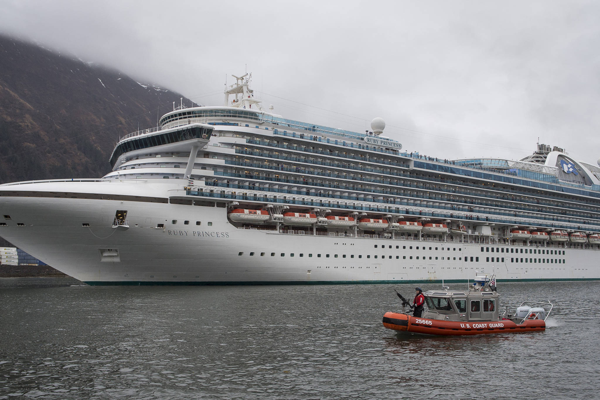 Large cruises banned in Canada at least until Oct. 31