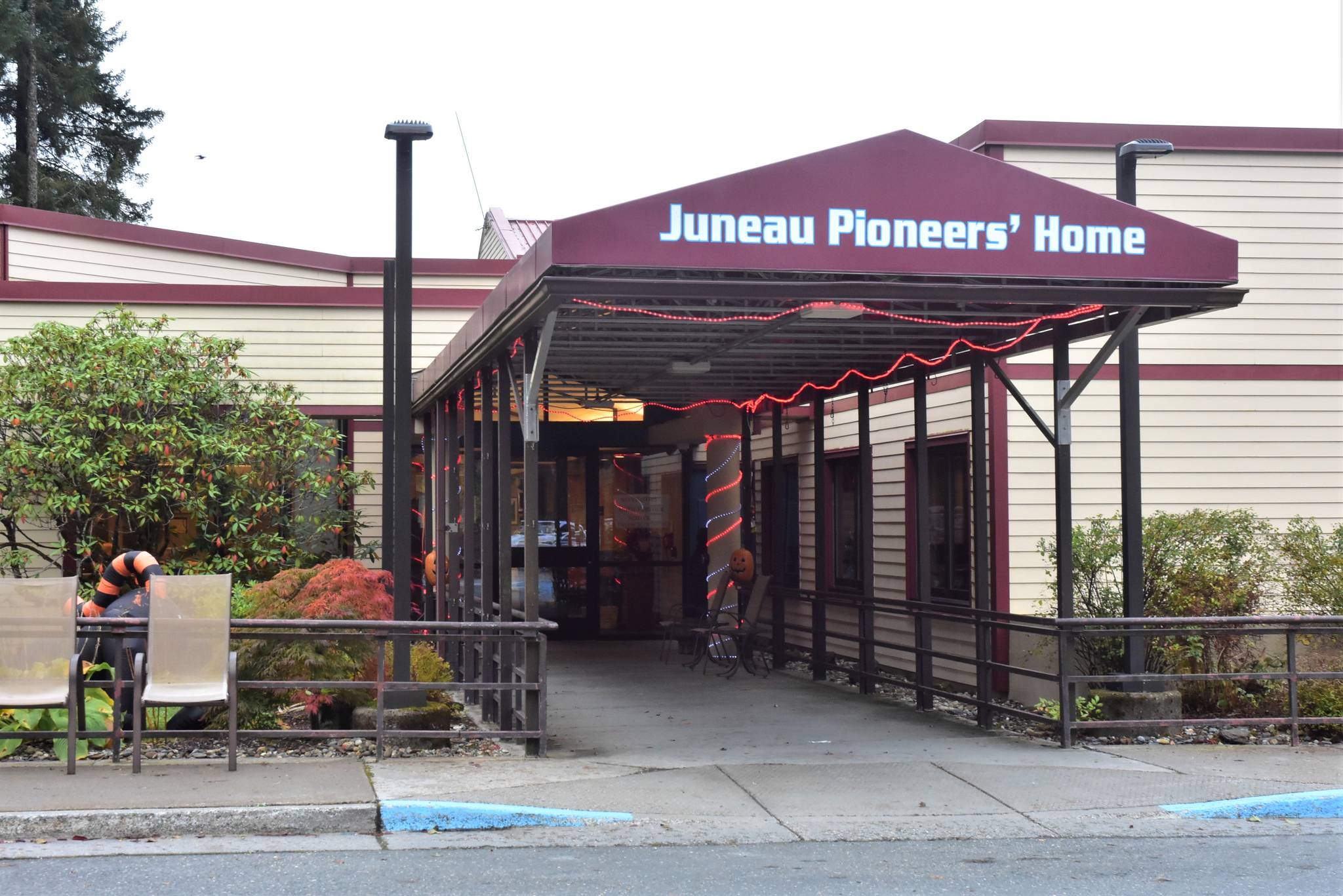 This photo shows the Juneau Pioneer Home on Wednesday, Oct. 7, 2020. Weekly staff testing and vigilance about infection control have kept cases out of the home according to JPH Administrator Gina Del Rosario. (Peter Segall / Juneau Empire)