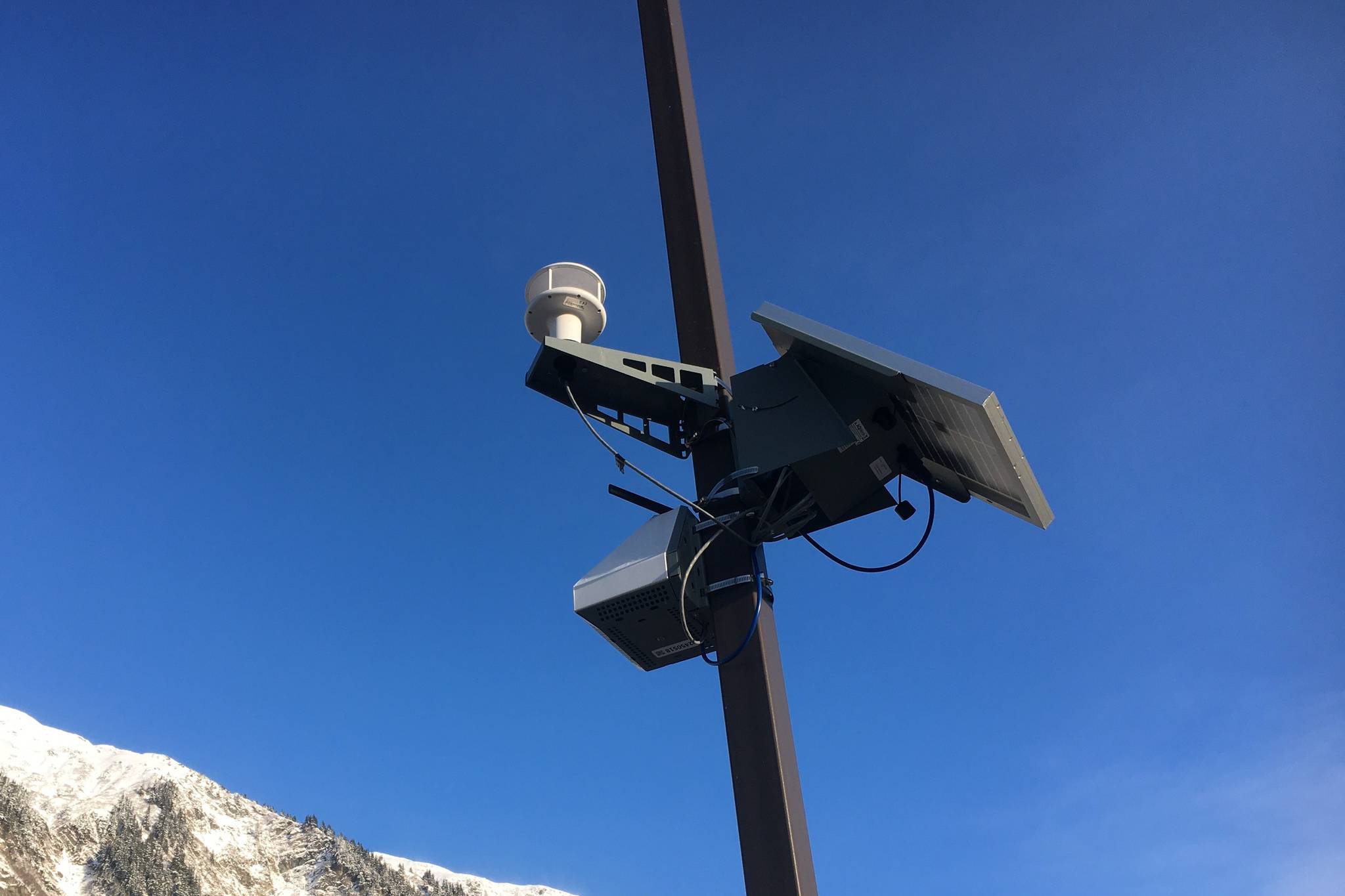 <em></em>The Alaska Department of Environmental Conservation has installed three air quality sensors, like the one pictured here off of Whittier Avenue on Nov. 16, 2020, around Juneau to mention the effects of cruise ships on air quality, following an inconclusive 2019 study. (Michael S. Lockett / Juneau Empire)