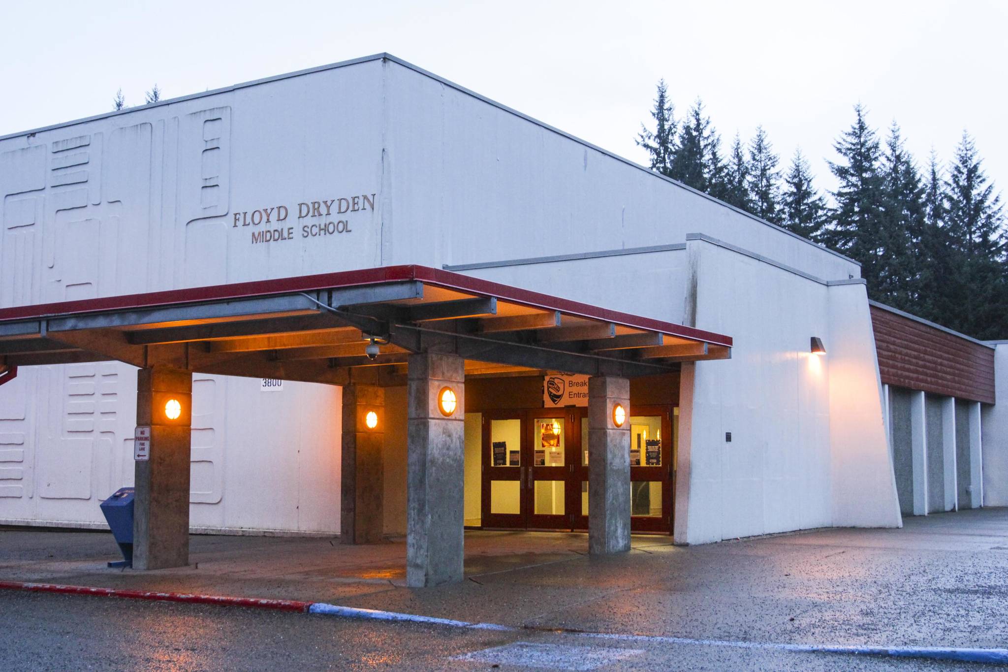 Students reentered school Monday morning with distancing strategies and mitigation protocols in place at Floyd Dryden Middle School, Jan. 11, 2021. (Michael S. Lockett / Juneau Empire)