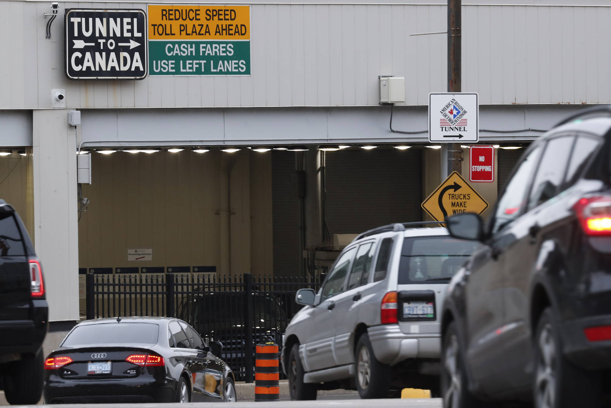 Vehicles enter the Detroit-Windsor Tunnel in Detroit to travel to Canada. The Canada Border Services Agency has rejected a creative plan by Windsor Mayor Drew Dilkens to have Ontario residents line up inside the tunnel to get COVID-19 vaccinations. (AP Photo / Paul Sancya)