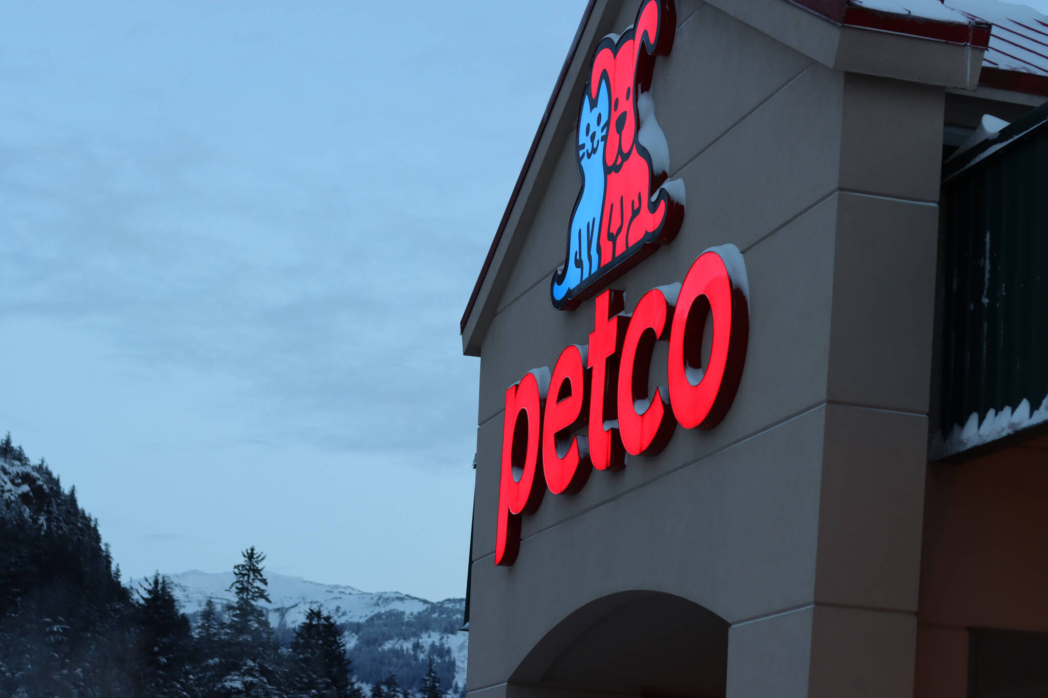 Petco had a small fire in a ceiling heating unit on Monday, Dec. 27, 2021, said a Capital City Fire/Rescue officer in a phone interview. (Ben Hohenstatt / Juneau Empire)