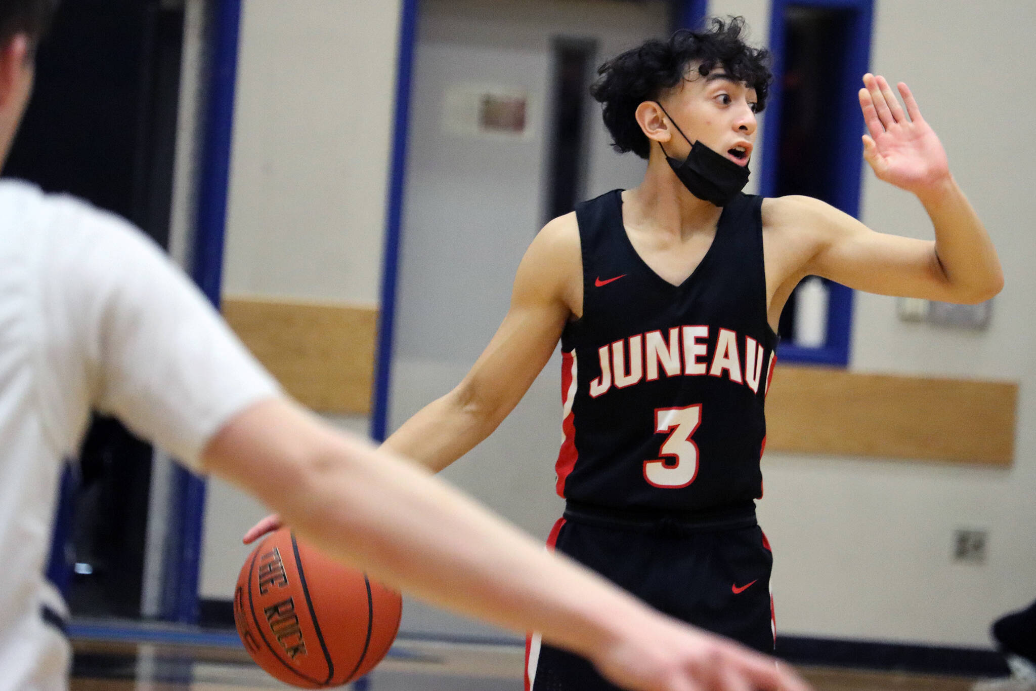 Juneau-Douglas High School: Yadaa.at Kalé sophomore Alwen Carrillo calls out to his teammates during a game earlier this season. The Crimson Bears on Wednesday will take on top-seeded Bettye Davis East Anchorage High School to open the state tournament. (Ben Hohenstatt / Juneau Empire File)
Juneau-Douglas High School: Yadaa.at Kalé sophomore Alwen Carrillo calls out to his teammates during a game earlier this season. The Crimson Bears on Wednesday will take on top-seeded Bettye Davis East Anchorage High School to open the state tournament. (Ben Hohenstatt / Juneau Empire File)