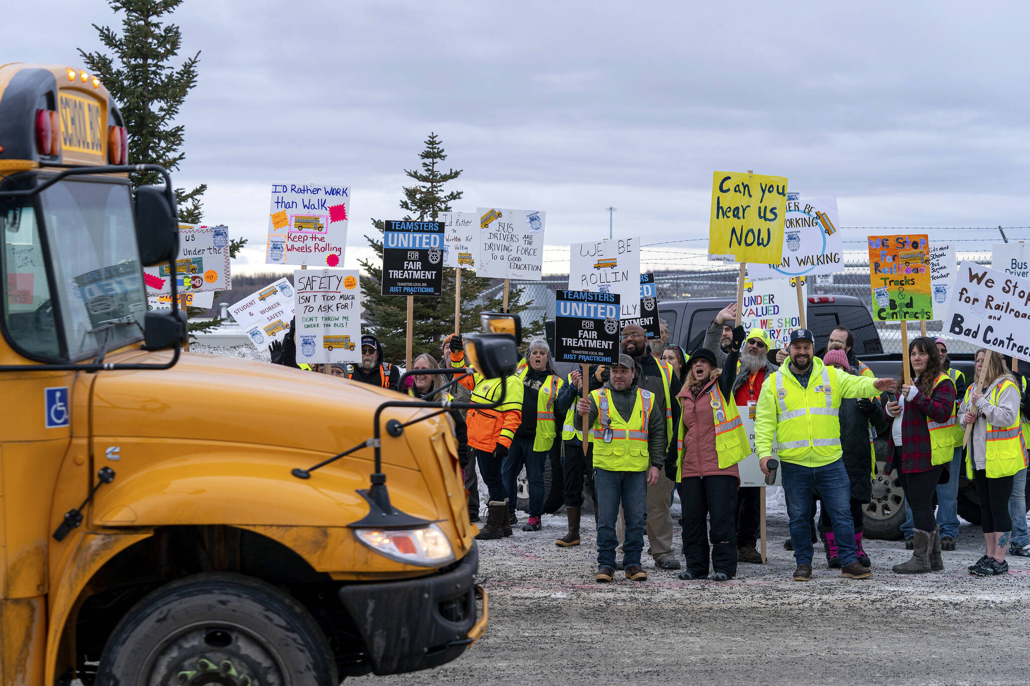 Loren Holmes / Anchorage Daily News 
Bus drivers picket outside the bus barn in Wasilla on Jan. 26.