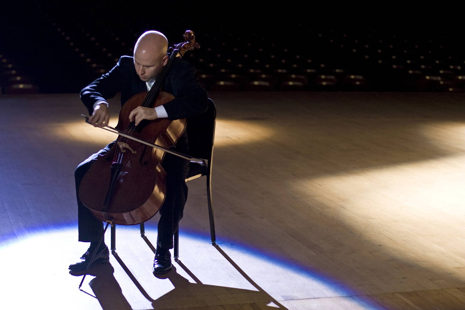 Robert DeMaine, principal cellist of the L.A. Philharmonic, is scheduled to perform Dvorak’s Cello Concerto during a pair of concerts this weekend by the Juneau Symphony. (Courtesy Photo/ Daniel Lippitt)