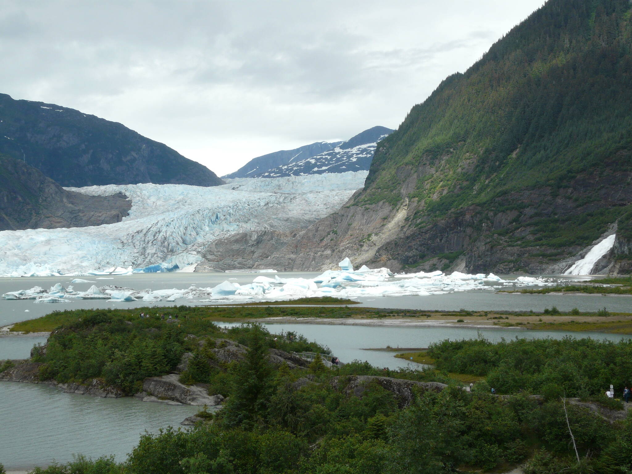 Mendenhall Lake is seen with many icebergs on July 17, 2011 prior to the first jökulhlaup. (Photo by Laurie Craig)