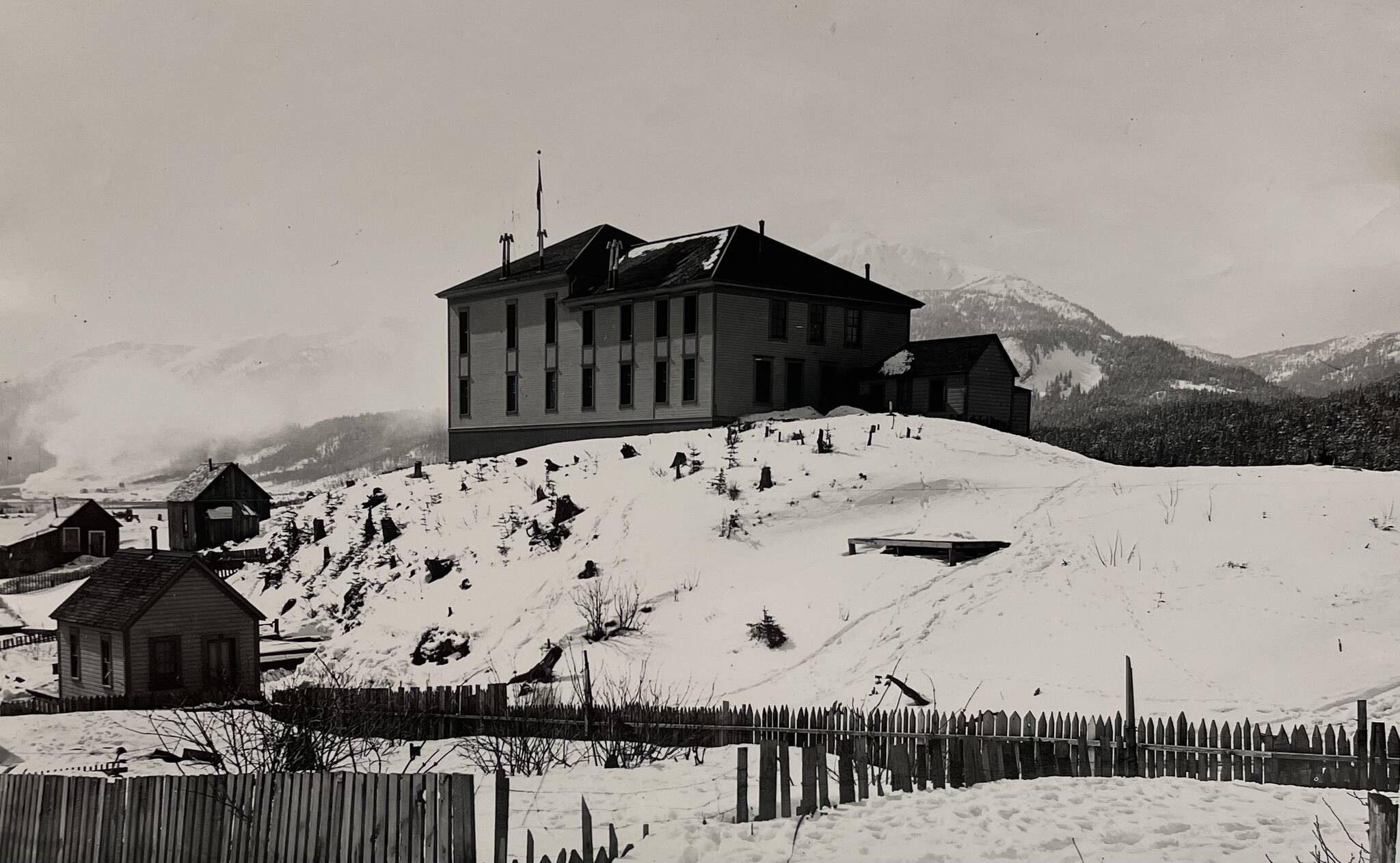 Juneau’s second courthouse was built in 1893 and burned in 1898. Its location is the site of today’s State Office Building. The town’s first courthouse was a small frame house on Franklin Street. (Alaska State Library PCA 280-01)