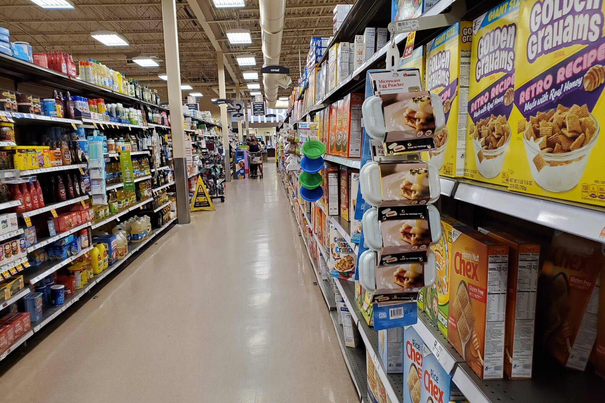 The cereal aisle in an Anchorage supermarket in 2022. Alaska public assistance officials have been working through a backlog in the states food stamp applications. (Yereth Rosen/Alaska Beacon)