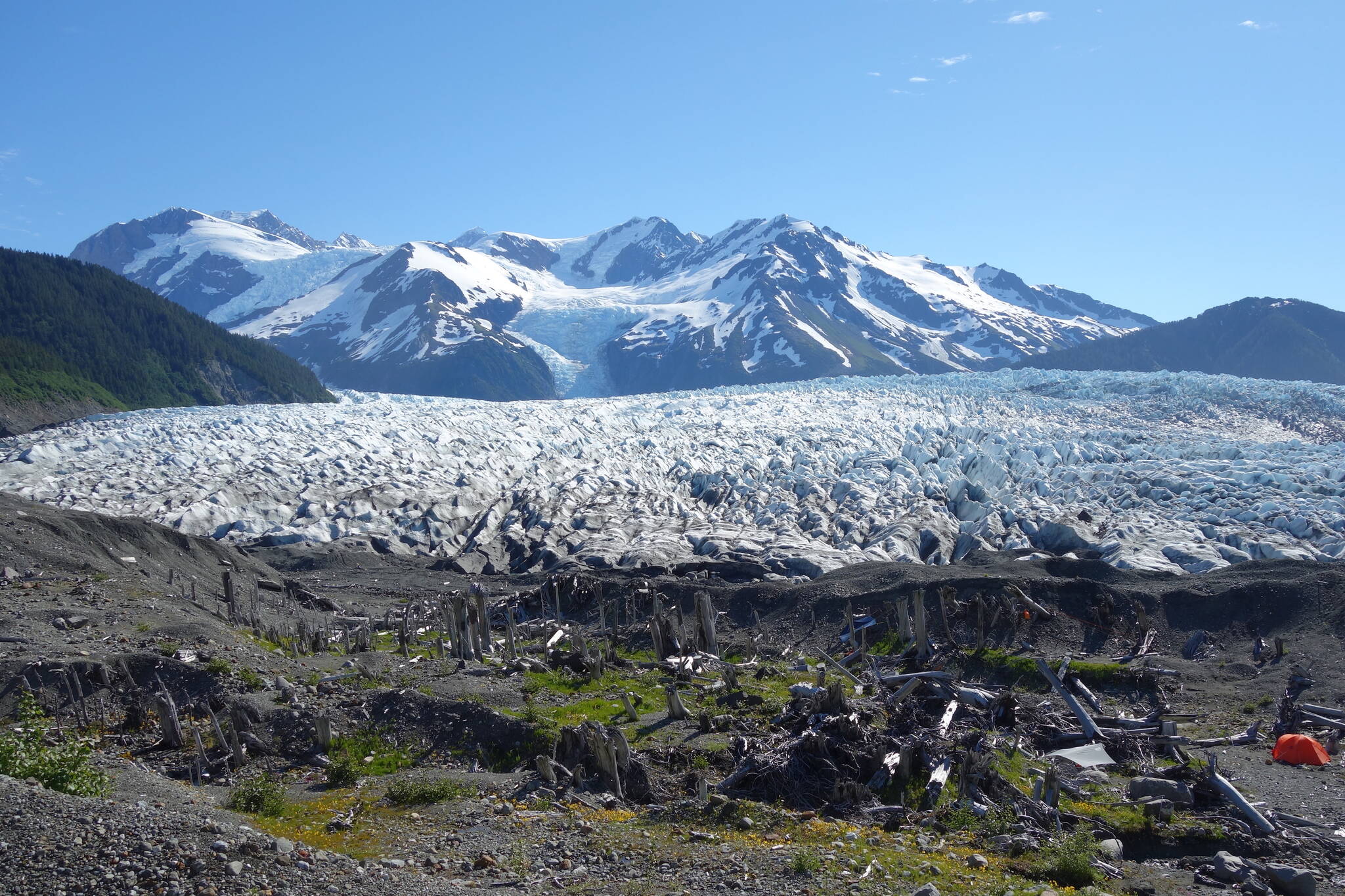 La Perouse Glacier in Southeast Alaska retreats from a campsite in summer 2021. (Photo by Ned Rozell)