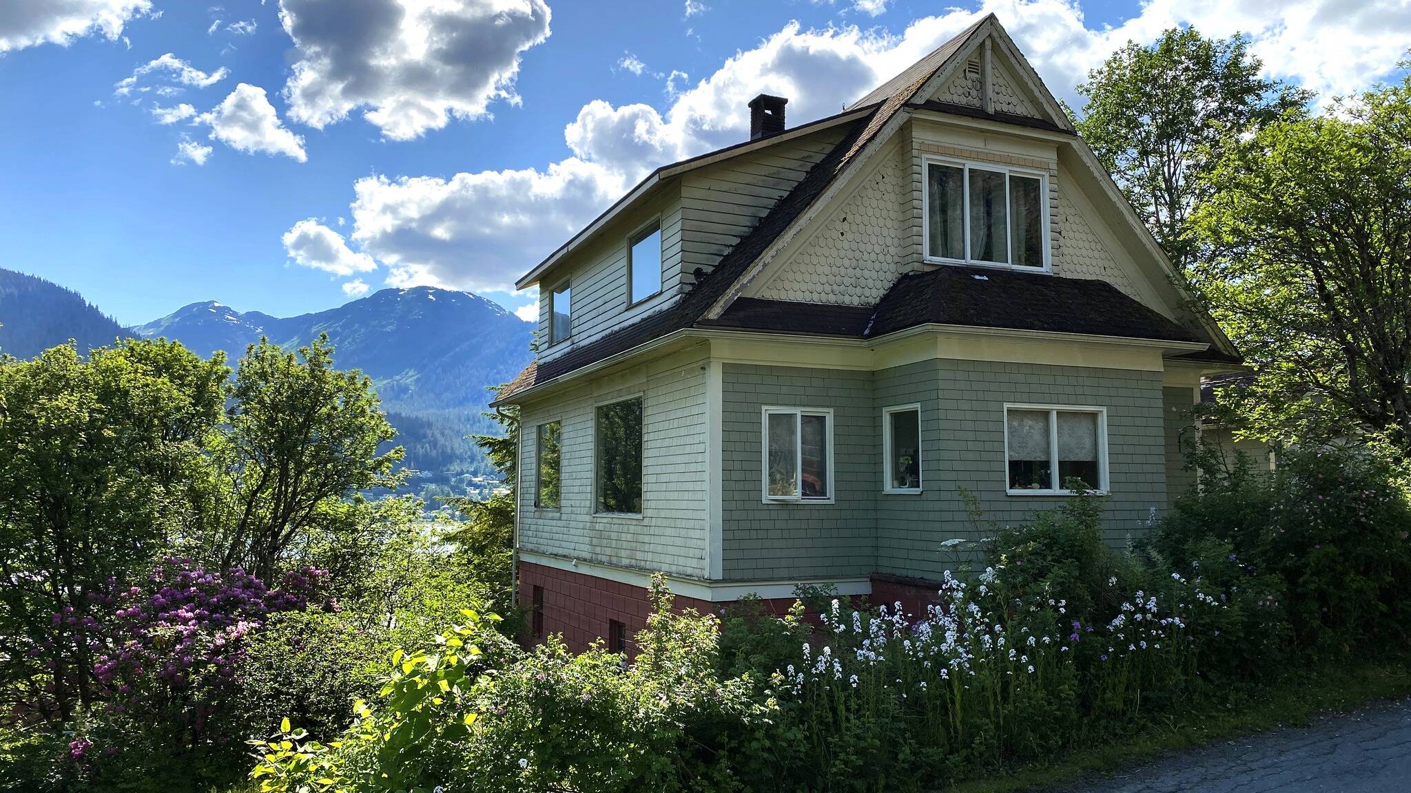 A home is photographed on Telephone Hill in Juneau, Alaska. (Photo by Skip Gray/courtesy)