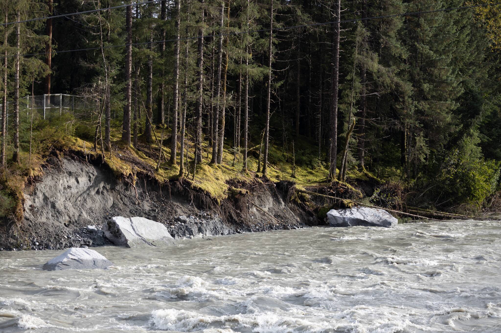 The Mendenhall River is pictured from Back Loop Bridge on Sept. 15, 2025, in Juneau, Alaska. (Chloe Anderson/Juneau Empire)
