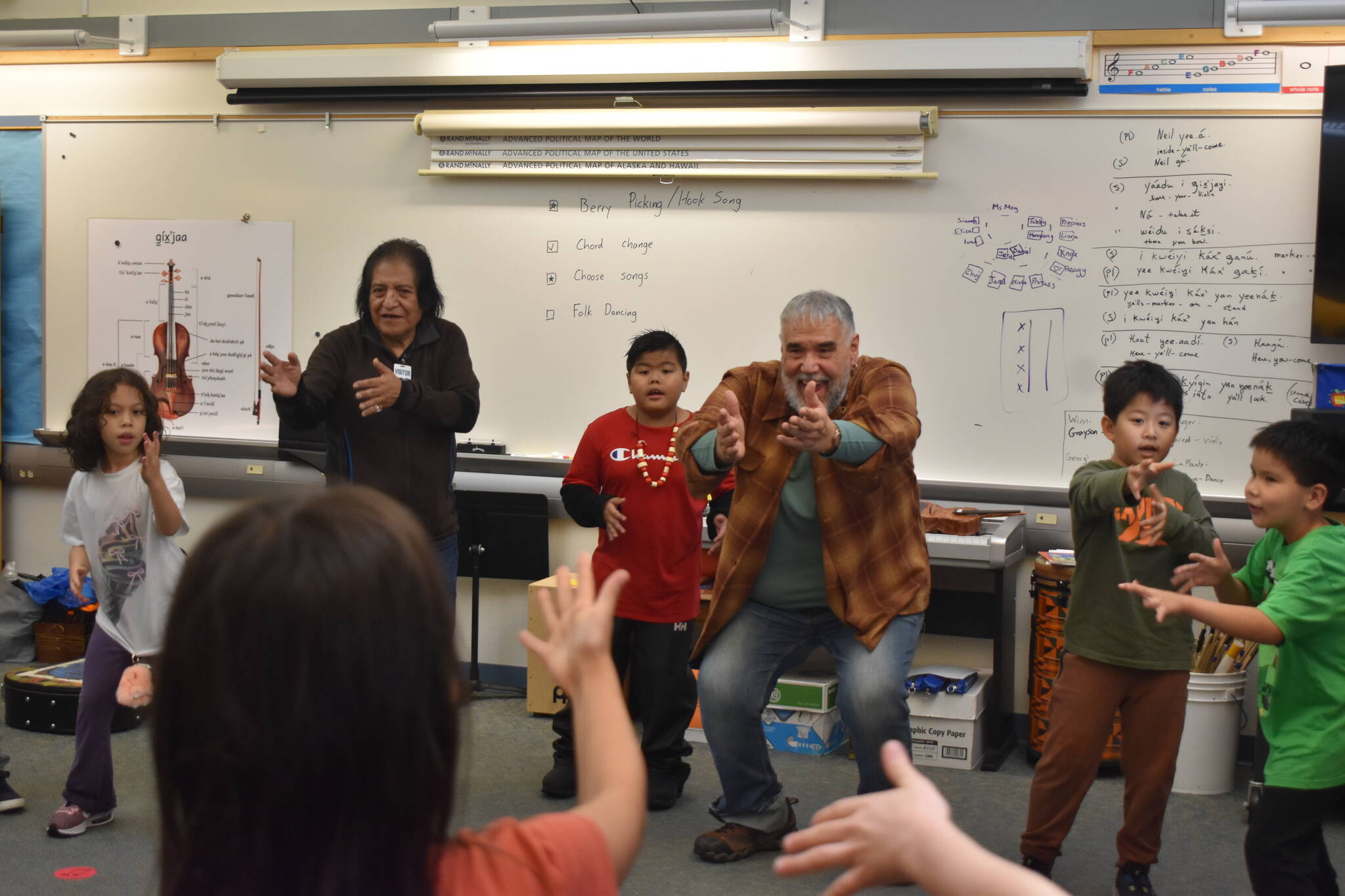Photos by Mari Kanagy/Juneau Empire
Yuxgitisiy George Holly, center, leads a Lingít dance and drumming class at Sít’ Eetí Shaanáx – Glacier Valley Elementary School on Oct. 23, 2025.