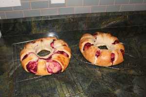Wreath breads