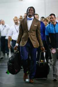 In this Sept. 24, 2015 photo, Washington Robert Griffin III leaves MetLife Stadium after an NFL game against the New York Giants in East Rutherford, New Jersey. The Browns have signed free agent quarterback Robert Griffin III, who hasn't been the same since his dazzling rookie season in Washington.