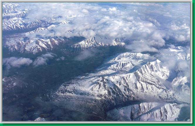 Between Juneau and Anchorage the wondrous vistas never cease from 30,000 ft.