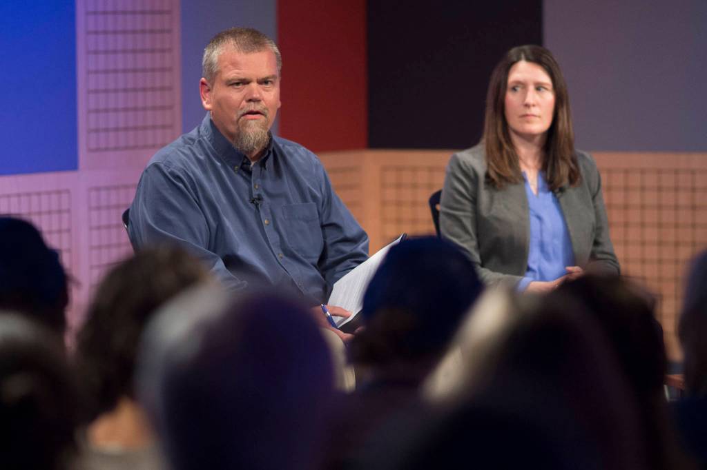 Fish fight fills forum