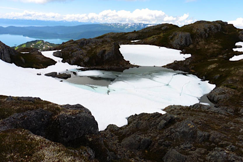 A unnamed lake on Mount Ben Stewart ridge. (Photo by Sandy R. Williams )