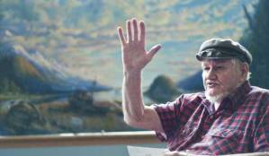 Alaskan artist Herb Bonnet discusses his painting career at the Pioneer Home in 2015. (Michael Penn | Juneau Empire File)