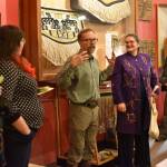 225;a, displayed right, which functions as a visual representation of wealth. At a ku.&