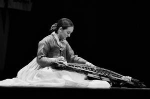 Jocelyn Clark with her gayageum. (Photo by Ijun Ryu)