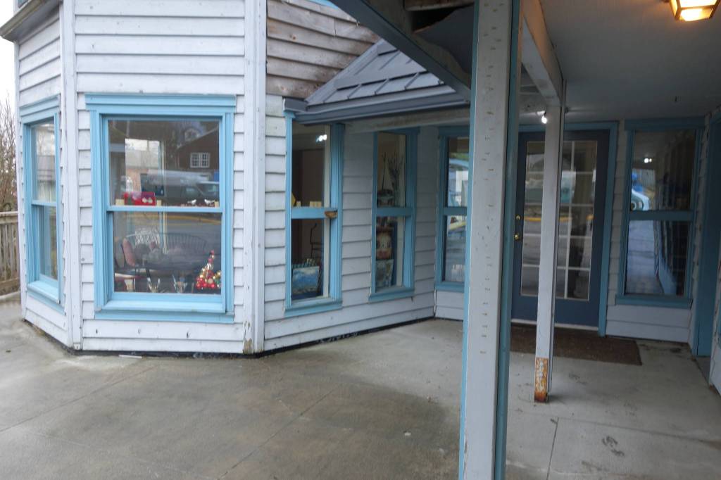 New art studio opens on Douglas Island