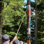 New totem pole on Prince of Wales Island honors Alaska’s veterans