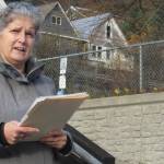 Betsy Longenbaugh talks during the Capital City Killers tour. Longenbaugh covered crime and courts during her journalistic career. Longenbaugh said the idea for the true crime walking tour came from a love of tour walks while travel, and knowledge of the macabre topic. (Ben Hohenstatt | Capital City Weekly)