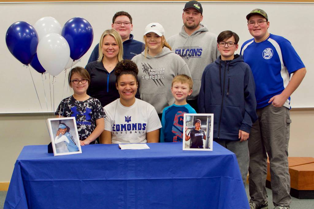 Thunder Mountain High School senior Kyra Jenkins Hayes poses for a photo with family. Back row (left to right): Reilly Hayes, Richard Hayes III, Richard Hayes IV. Middle row: Sharla Hayes, Aspen Kasper, Rory Hayes. Front row: Lily Hayes, Jenkins Hayes, Eli Hayes. (Courtesy Photo | Sharla Hayes)