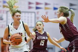 Pusich scores 26 in rout of Kayhi
