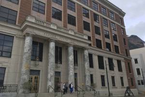 Memo questions Dunleavy authority to call Wasilla session