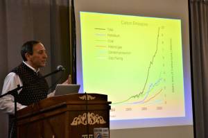 Dr. Dan Grossman, gives a lecture on his current project In the Heat of the Moment: Reports from the Front Lines of the Climate Crisis at the Juneau Arts and Humanities Council on Monday, Sept. 9, 2019. (Peter Segall | Juneau Empire)