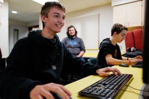Pass the controller: Thunder Mountain High School launches new esports team