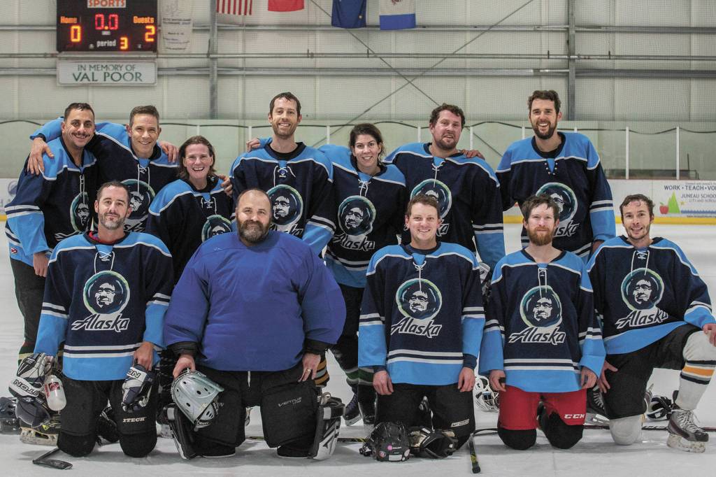 Eagle Beach women, four others squads crowned adult hockey champions