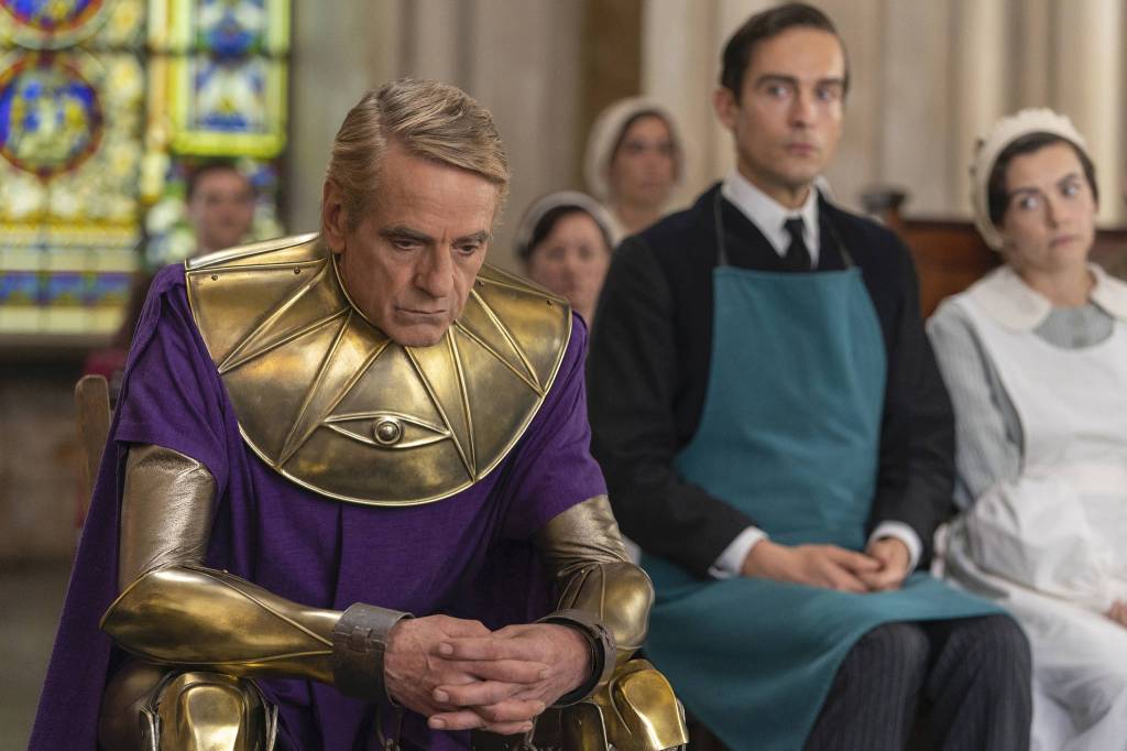 Jeremy Irons, Tom Mison and Sara Vickers perform in HBOs Watchmen, (Courtesy Photo | Colin Hutton,HBO)