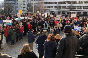 Capitol Live: ‘Enough is enough’: Crowd rallies for ferries at Alaska capitol
